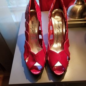 SOLD Spring sale!!!Her style red high heel shoe in size 7 very nice shoes